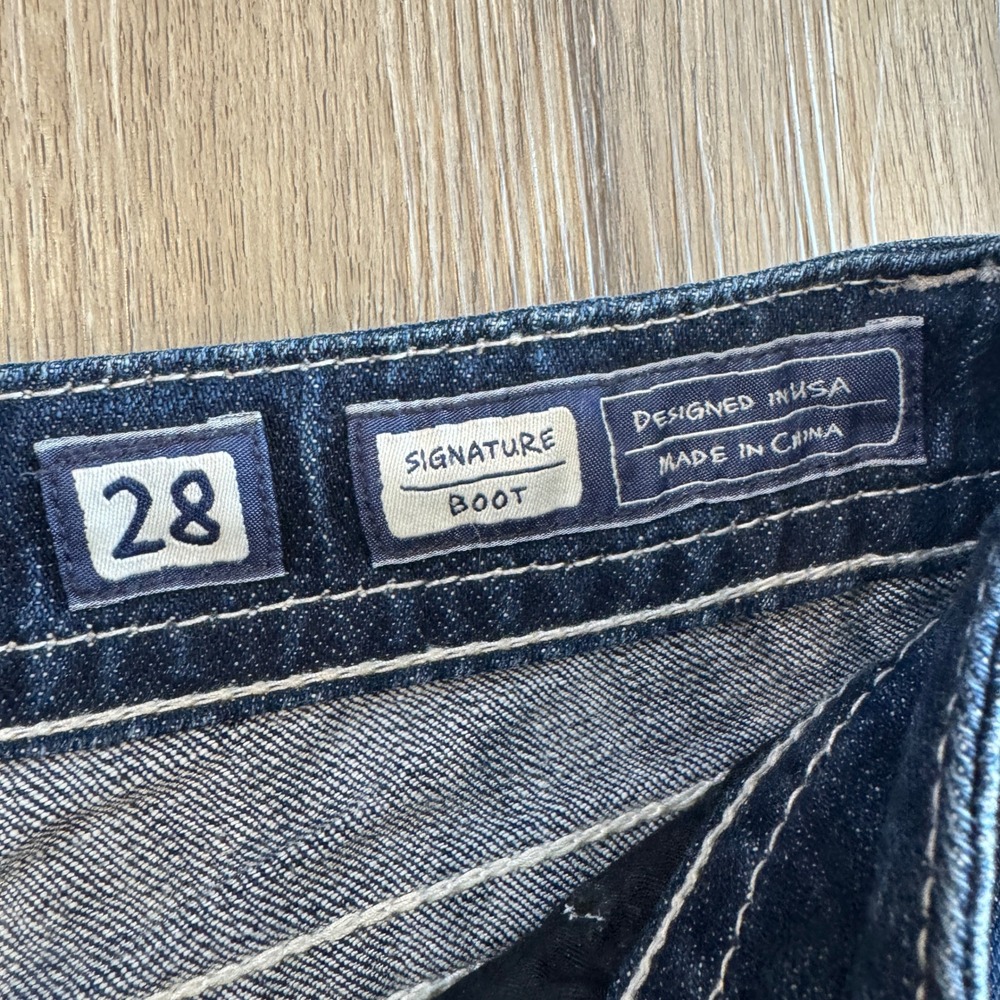 Miss Me Signature Bootcut Low Rise Jeans Dark Wash Embroidery Rhinestone Size 28 - Picture 8 of 9